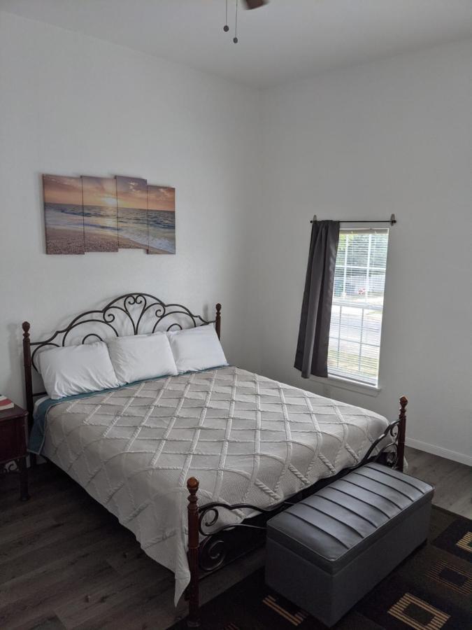 Вилла Cozy *Downtown Getaway* Сан-Антонио Экстерьер фото